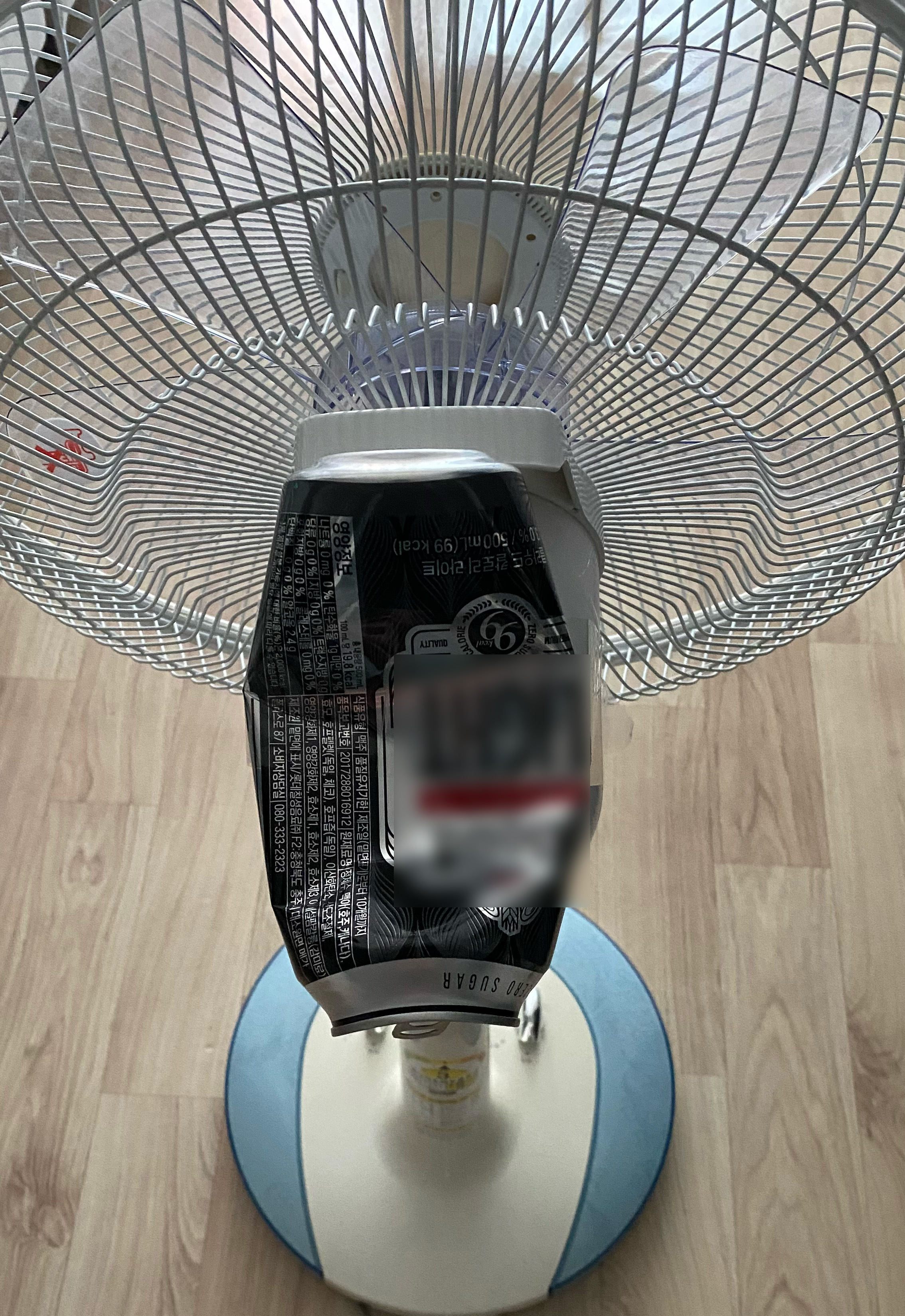 선풍기 모터에 알루미늄캔을 부착한 사진